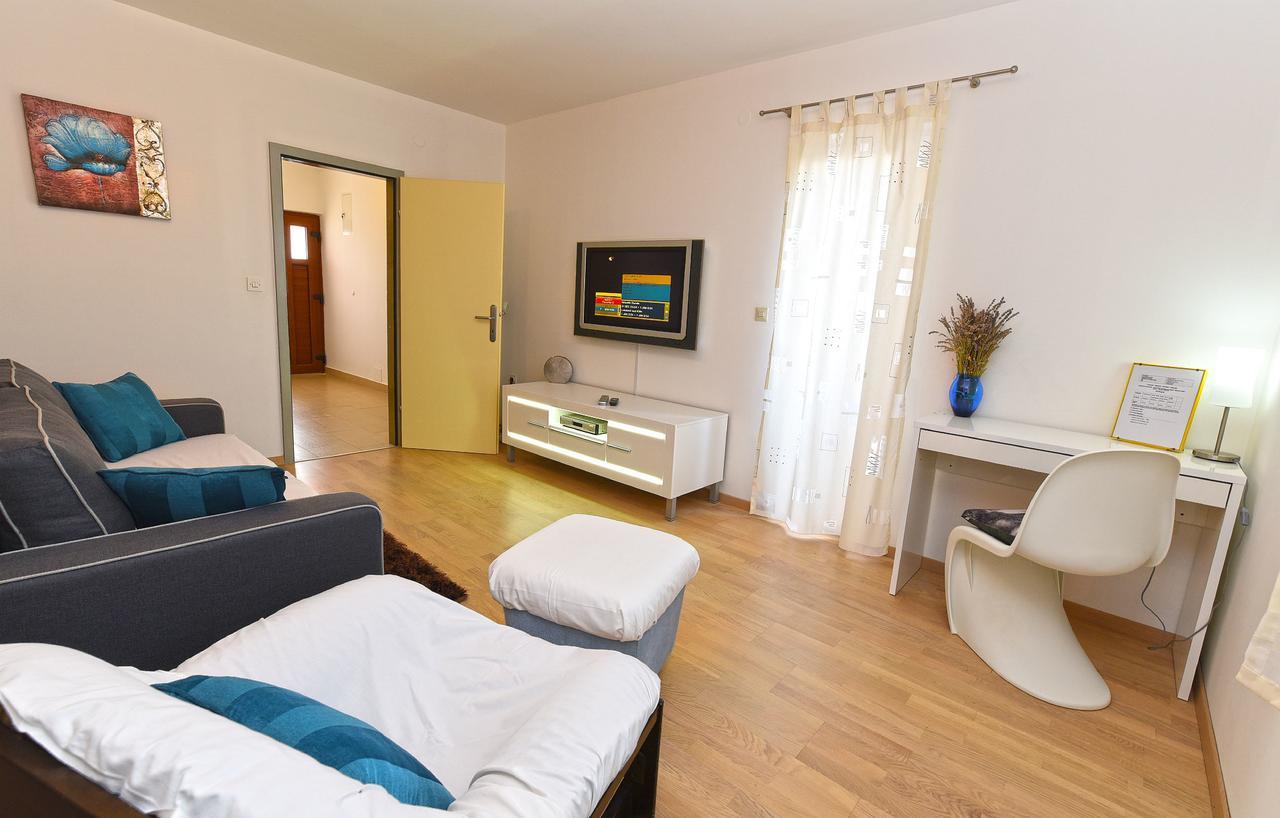 Apartment Monfiorenzo 1551 Ровин Екстериор снимка