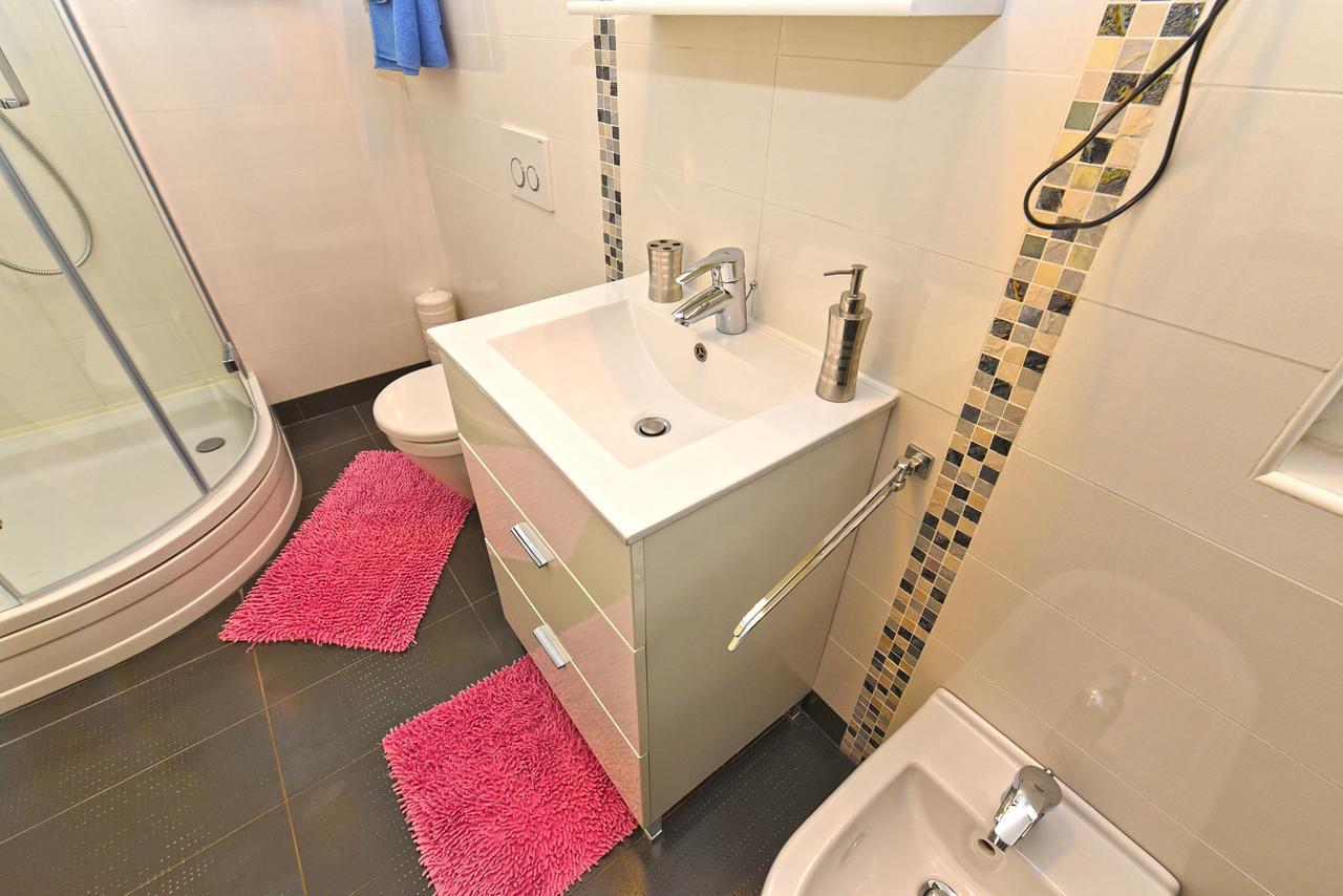 Apartment Monfiorenzo 1551 Ровин Екстериор снимка